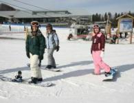 Seventeen apprend à faire du snowboard avec Burton !