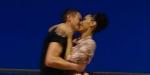 Bella Hadid y su novio Marc Kalman fueron fotografiados besándose en un barco en Francia