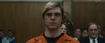 Evan Peters sobre interpretar al asesino en serie Jeffrey Dahmer