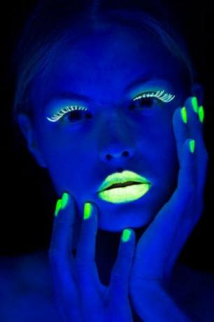 Neonowy lakier do paznokci