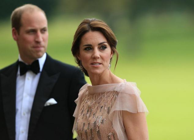 le duc et la duchesse de cambridge assistent à un dîner de gala pour soutenir l'appel du coin des hospices pour enfants d'East Anglia