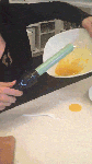 Kıvırma değneği ile yumurta pişirdim