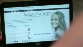 En realidad SI sabes quién es Sarah Harvey en "Pretty Little Liars"