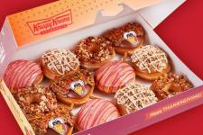 Noile gogoși de Ziua Recunoștinței de la Krispy Kreme încorporează arome emblematice ale sărbătorii