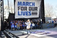 Ариана Гранде наступа на Маршу за наше животе: 'Боримо се за промене'