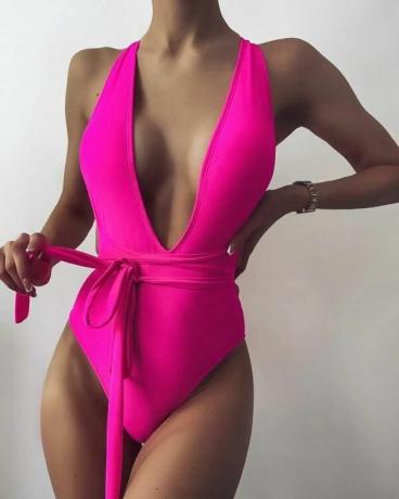 Neonsko ružičasti jednodijelni kupaći kostim s prednjim dubokim čvorom