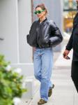 Hailey Bieber miała na sobie unikalną kurtkę bomber Kendall Jenner
