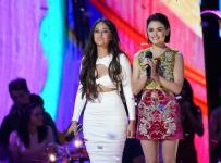 Bintang "Pretty Little Liars" Memenangkan Penghargaan Pilihan Remaja Terakhir Mereka