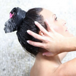 Това гениално изобретение е идеално за мързеливи момичета, които мразят да мият косата си