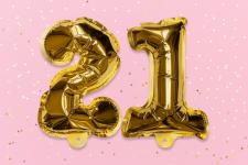 43 idealne podpisy na Instagramie z okazji 21. urodzin