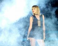 Fans tror, ​​at Taylor Swift sender en hemmelig besked gennem hendes choker