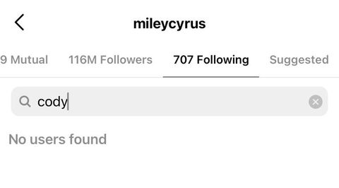 Майли Сайрус отписалась от Коди Симпсона в instagram