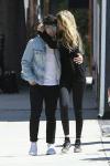 Gigi Hadid och Joe Jonas får sin PDA på väg till en husdjuradoptionsplats i LA
