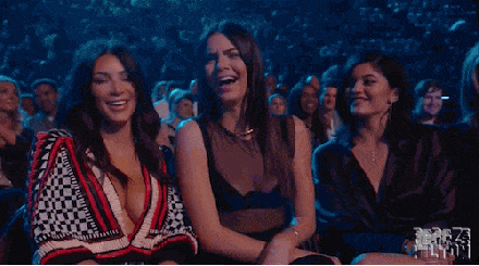Kardashianie się śmieją