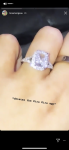 Tana Mongeau na Instagramu razkazuje svoj novi zaročni prstan