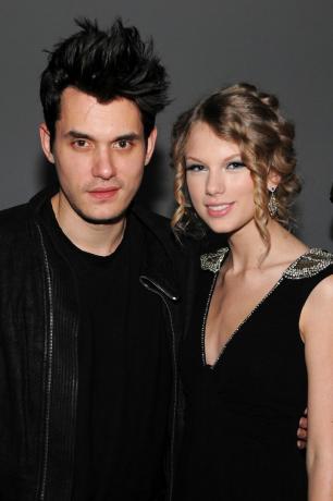 new york december 8. zenészek, John Mayer l és Taylor Swift részt vesz a vevo, a prémium világpremier úti cél bemutatásán zenei videó és szórakozás a tetőablak stúdióban 2009. december 8-án New York Cityben fotó: dimitrios kambourisgetty images for vevo
